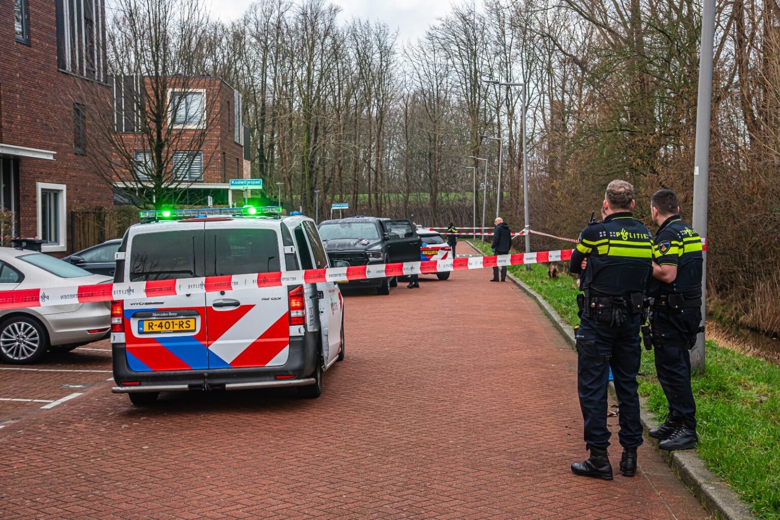 Verdachte Aangehouden Voor Schietincident Koolwitjespad Hoogvliet ...