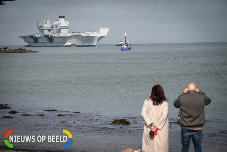 Brits vliegdekschip arriveert voor het eerst in de Rotterdamse haven