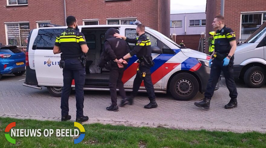 Achtervolging Eindigt Geboeid In Achtertuin Rotterdam-Lombardijen ...