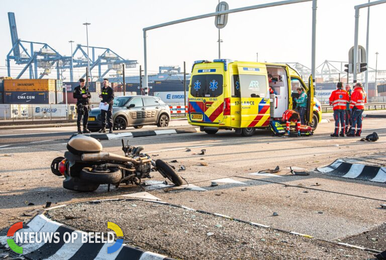 Motorrijder zwaargewond na aanrijding op Vondelingenweg in Rotterdam