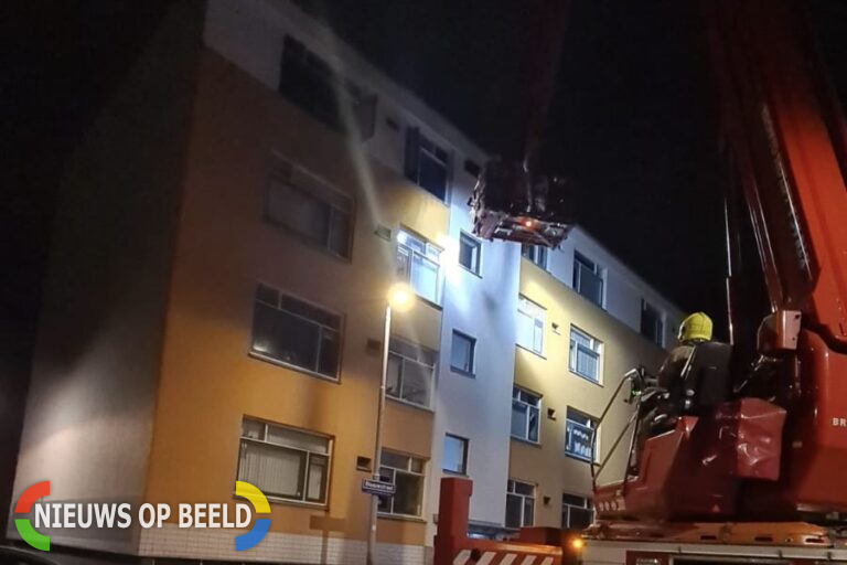 Drie gewonden na brand in woning Blaauwstraat Rotterdam