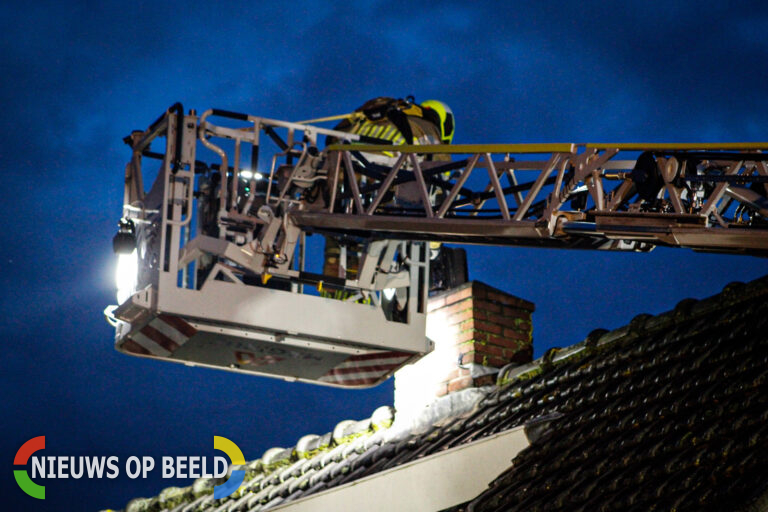 Schoorsteenbrand in vrijstaande woning snel in de kraag gevat in Hazerswoude-Dorp