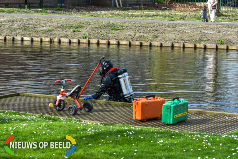 Kinderfiets op steiger zorgt voor grote inzet hulpdiensten Galileilaan Spijkenisse