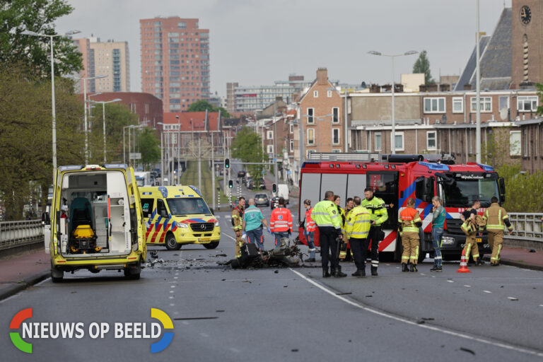 Motorrijder (22) overleden na aanrijding met bestelbus | Stadionviaduct Rotterdam (video)