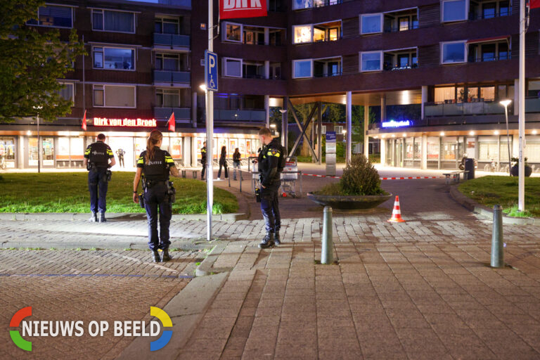 Ruzie tussen jongeren mondt uit in schietpartij, auto klemgereden door politie | Prinsenplein Rotterdam