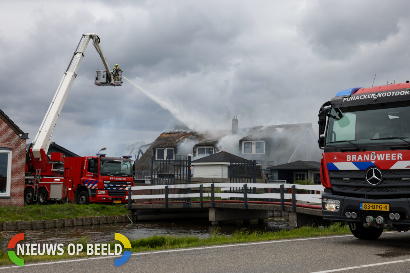 Twee Rotterdammers Aangehouden Bij Felle Brand Tegelcentrum Berkeltuin ...