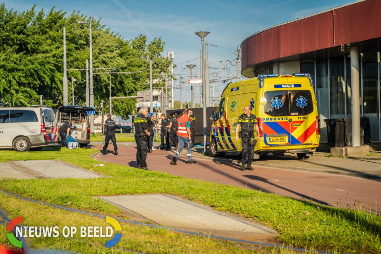 Dode na steekpartij bij metrostation Marconiplein Rotterdam (video)