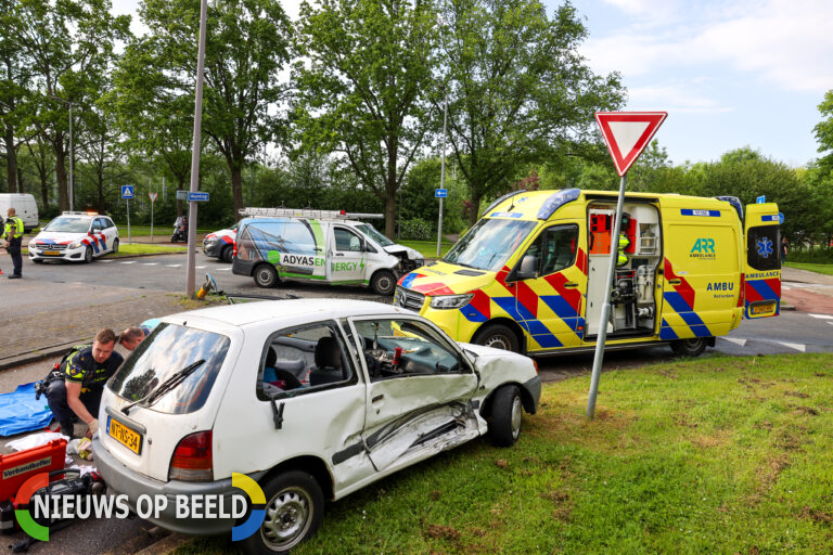 Meerdere gewonden na aanrijding op kruispunt Meyenhage Rotterdam