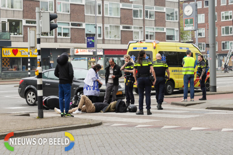 Scooterrijder aangereden door personenauto Zuidplein Rotterdam