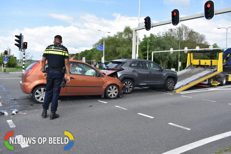 Veel schade bij kop staart botsing, één gewonde Groene Kruisweg Spijkenisse