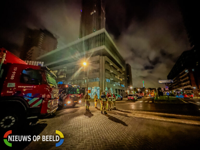 Brand in appartement op 48e verdieping Zalmhaventoren Rotterdam