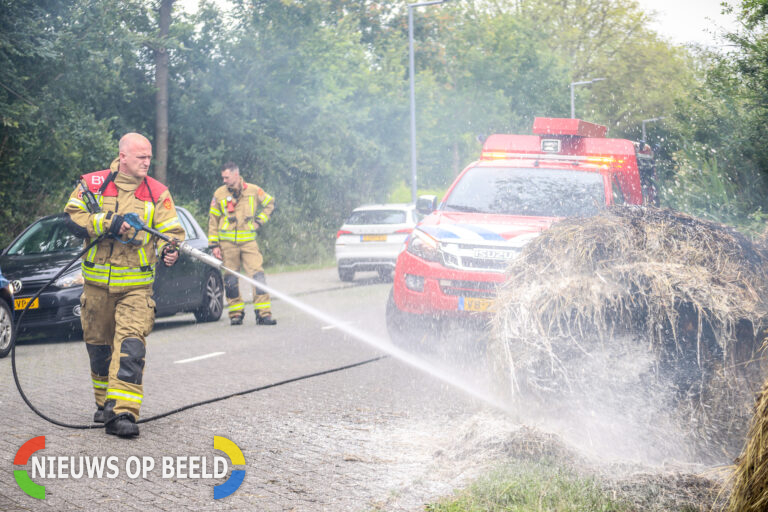 Meerdere hooibalen in brand Maeterlinckweg Rotterdam