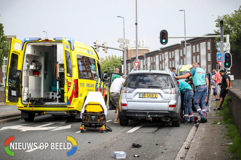 Drie auto’s betrokken bij kettingbotsing Doklaan Rotterdam