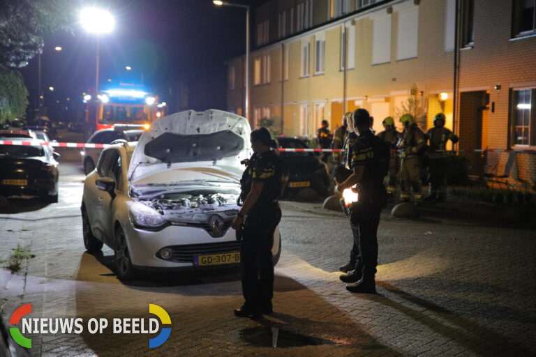 Explosie bij auto Dirkje Goedhartstraat Rotterdam, verdachte op de vlucht na crash met gestolen scooter