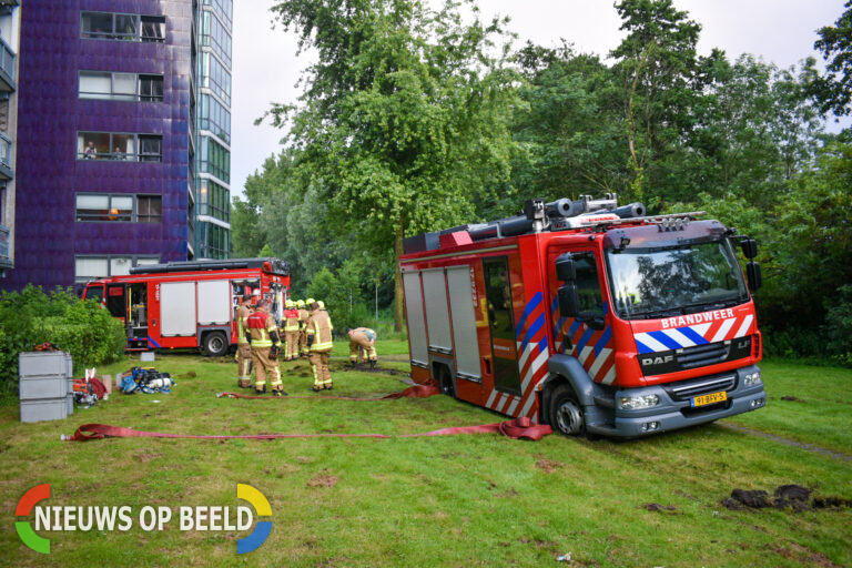 Brandweer rijdt zich vast op calamiteitenpad Hoge Park Krimpen aan den IJssel