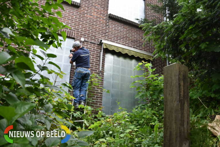 Huis opgepakte pleegouders volledig dicht gemaakt Madoerastraat Vlaardingen