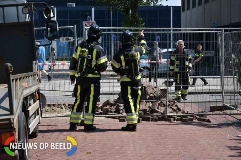 Parkeerplaats deels afgesloten vanwege flink gaslek Middenbaan-Noord Hoogvliet