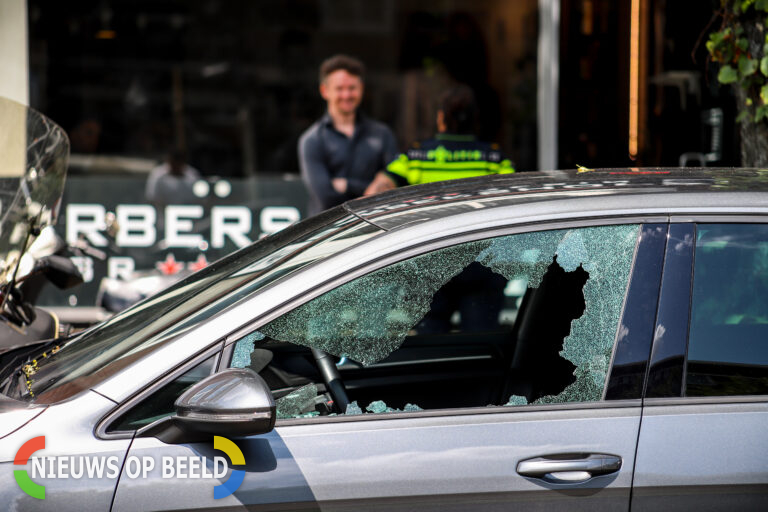 Autoruit vernield na explosie Bergselaan Rotterdam