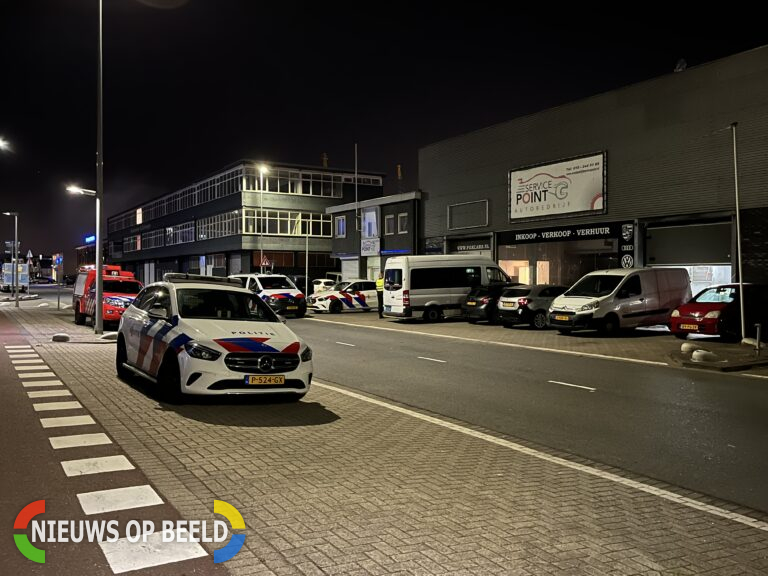 Brandweer rukt uit voor vreemde lucht in pand aan Eekhoutstraat Rotterdam