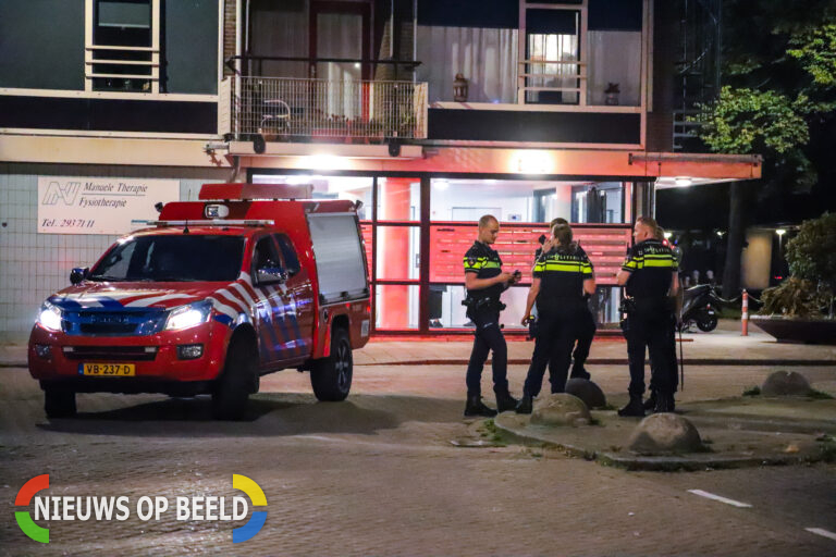 Politie treft twee machetes aan in woning na melding woningbrand Ooltgensplaathof Rotterdam