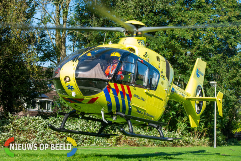 Traumahelikopter landt op grasveld Bugel Capelle aan den IJssel