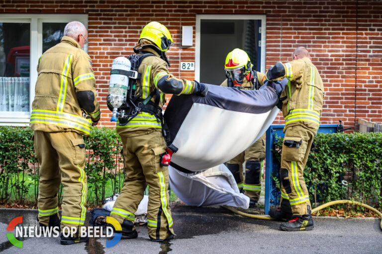 Oudere man door buren uit brandend huis gehaald Rollostraat Rotterdam