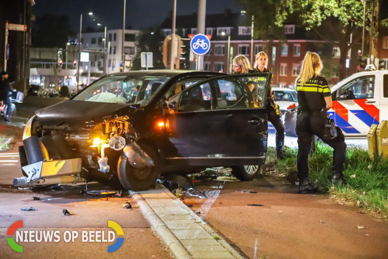 Gewonde na aanrijding tussen personenauto’s Maastunnelplein Rotterdam