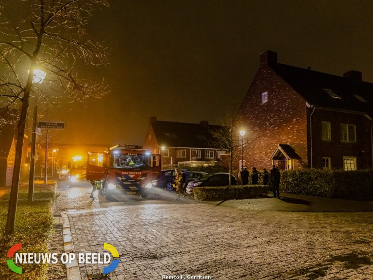 Ambulanciers ontdekken kleine brand in woning na melding, Rense Boonstraat (Waddinxveen)