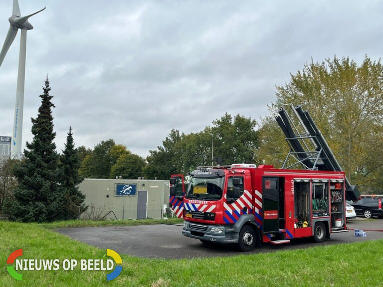 Brand verwoest clubgebouw van WHV Brienenoord naast Van Brienenoordbrug