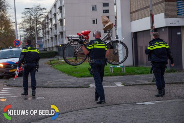 Man beroofd van fiets onder bedreiging van vuurwapen Grote Beerstraat Spijkenisse