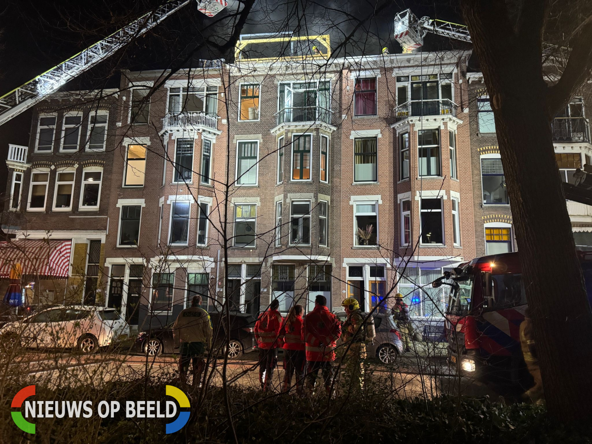 Zeer grote brand in woningen Bergselaan Rotterdam