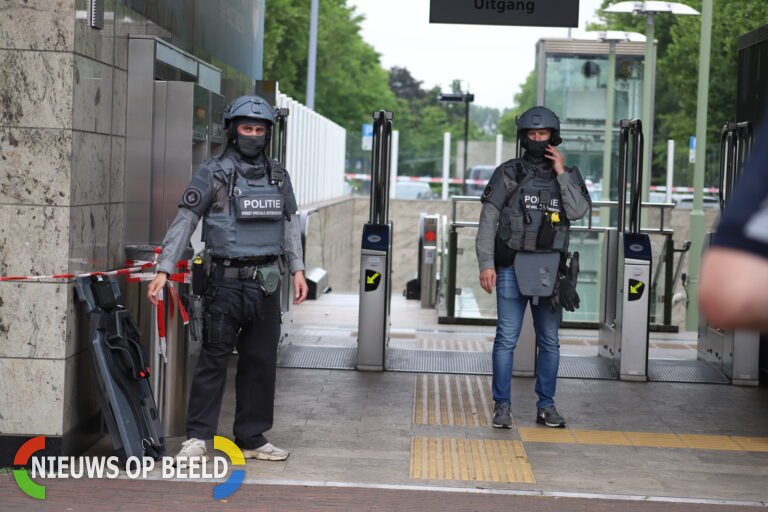 Hulpdiensten groot ingezet voor verdachte situatie in metrostation Blijdorp Statenweg Rotterdam