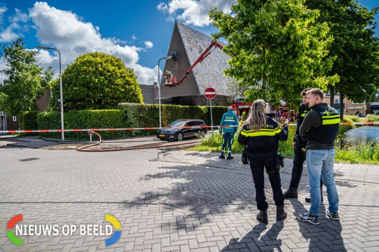Felle brand in bijgebouw achter Schenkelkerk in Capelle aan den IJssel
