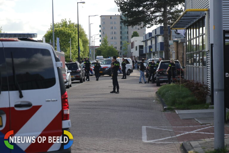 Melding vuurwapen leidt tot grote politie inzet Nijverheidstraat Maassluis