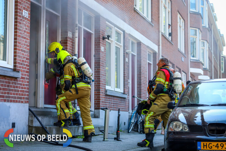 Veel rookontwikkeling bij korte felle brand op balkon van woning Brielselaan Rotterdam