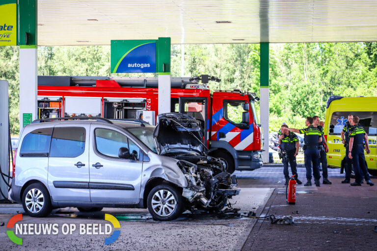 Drie gewonden en twee aanhouden na crash tijdens politieachtervolging in Ridderkerk