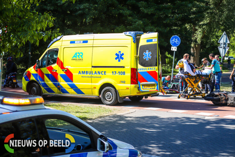 Gewonde na aanrijding tussen scooter en auto Parkweg Schiedam
