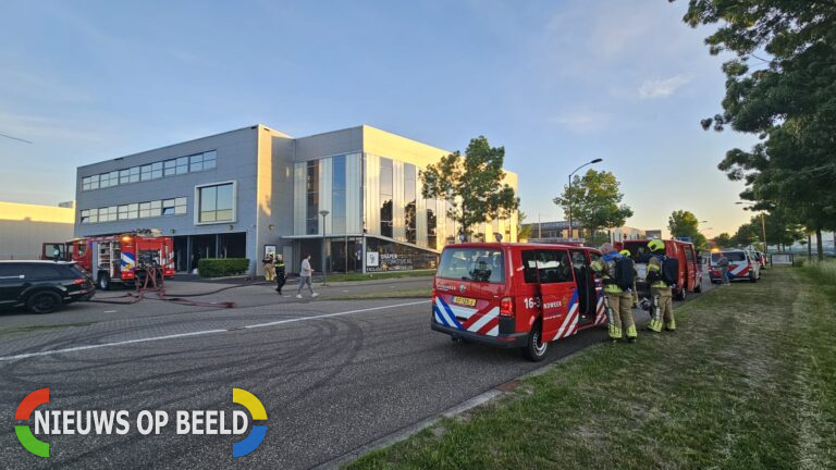 Grote brand in autobedrijf van Graper Automotive in Moordrecht
