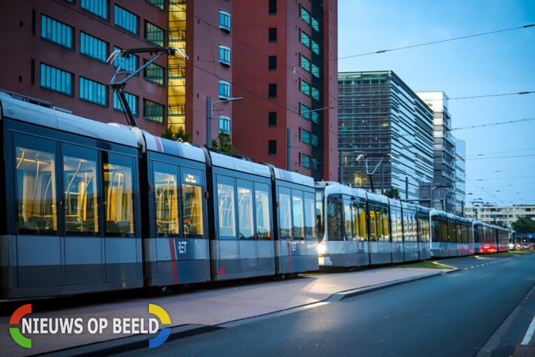 Enorme file met trams door uitgevallen tram Posthumalaan Rotterdam