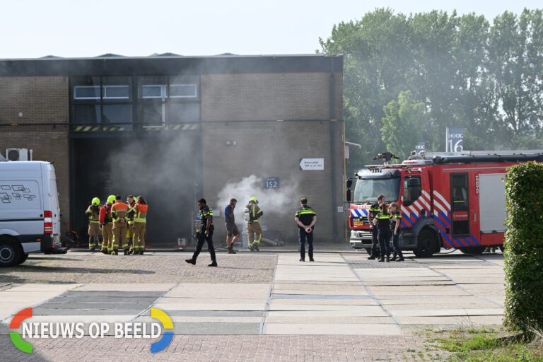 Brandende machine zorgt voor veel rook in bedrijfspand Bovendijk Rotterdam