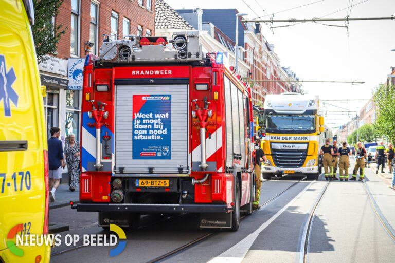 Brandweer ingezet voor aanrijding fatbiker en vrachtwagen Zaagmolenstraat Rotterdam