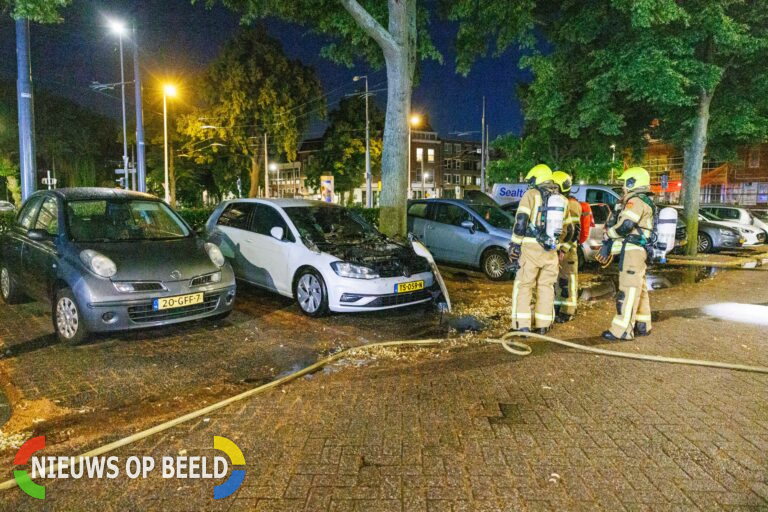 Twee auto’s in brand gestoken en explosie bij woning in Rotterdam