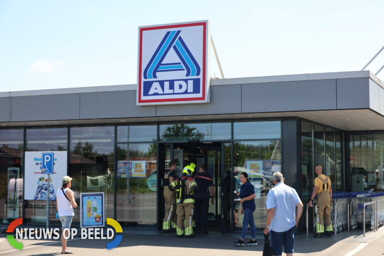 Winkel Aldi ontruimd na CO-melder alarm aan Hoofdweg-Zuid in Nieuwerkerk aan den IJssel