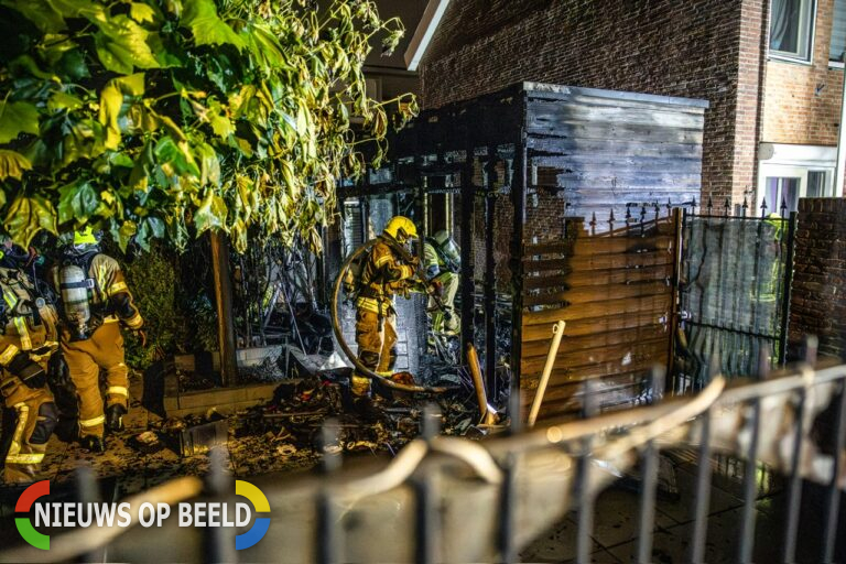 Felle brand in schuur zorgt voor veel schade Difoehof Capelle aan den Ijssel