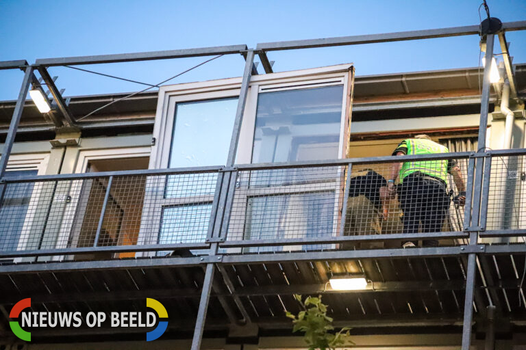 Gevel van woning ontzet na explosie Olivier van Noortlaan Vlaardingen