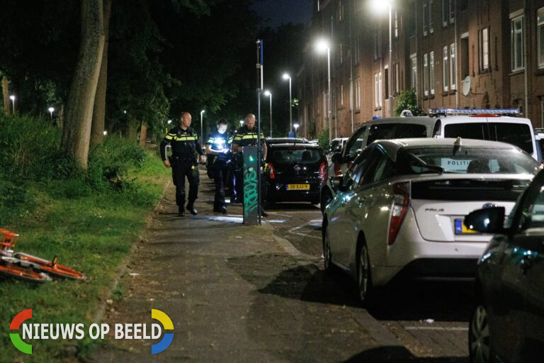Politie houdt bestuurder zonder rijbewijs aan Mathenesserdijk Rotterdam