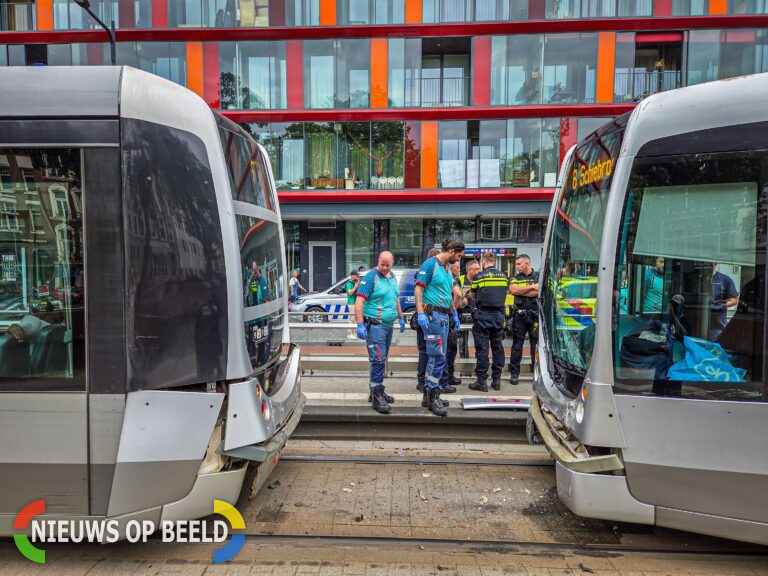 Acht gewonden bij kop-staartbotsing met twee trams Kruisplein Rotterdam
