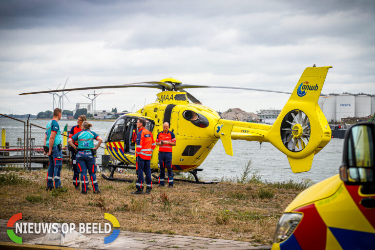 Werklui onwel na koolmonoxide lekkage op schip Tankhoofd Rotterdam