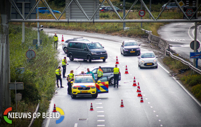 Bestuurder gewond bij eenzijdig ongeval Abram van Rijckevorselweg Rotterdam