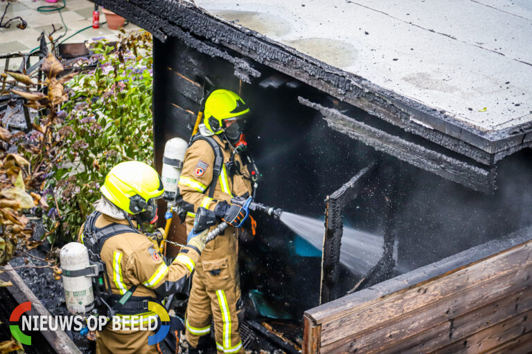 Man gewond na flinke brand in schuur Keltenoord Rotterdam